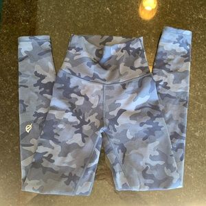 XS - 26” P’Tula Stealth Leggings